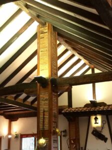cubierta de estructura de madera