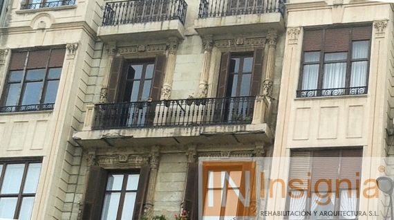 rehabilitacion de fachadas y balcones de piedra