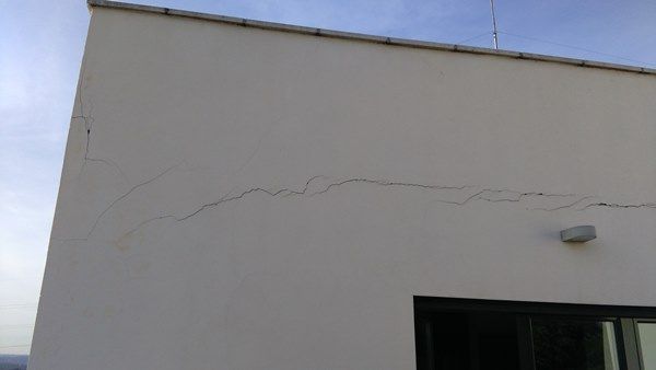 fachada quebrada cubierta