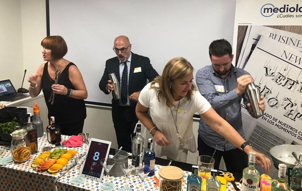creando el mejor cocktel para celebra el segundo aniversario bni compromiso bilbao