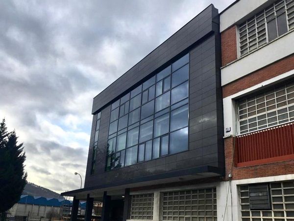fachada ventilada terminada en Bilbao - Arrigorriaga