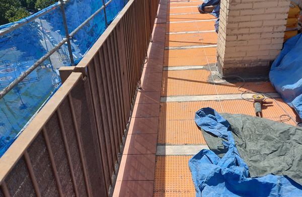 Sistema de impermeabilizacion para terrazas y balcones, colocación directa sobre láminas impermeables