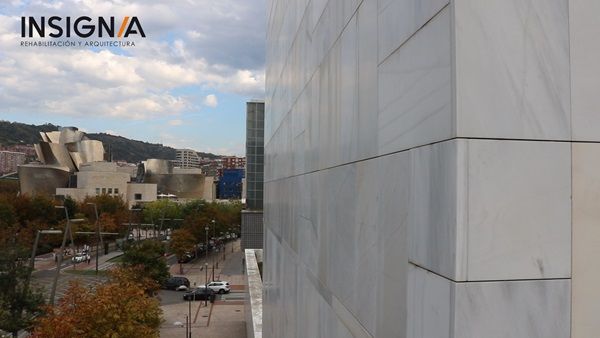 detalle fachada ventilada edificio Bizkaia Aretoa