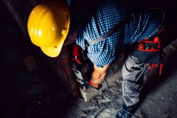 herramientas de perforacion y taladro en la construccion