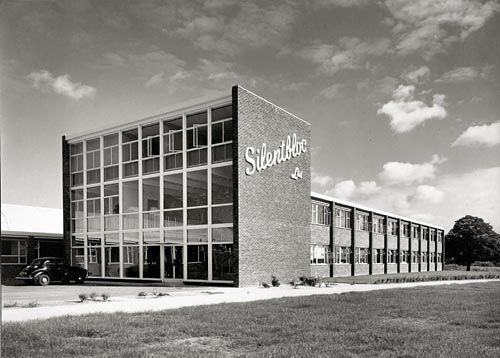 Silentbloc edificio diseñado por Inette Justin Smith