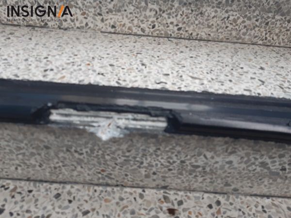 Hospital Barakaldo detalle de goma antideslizante deteriorada