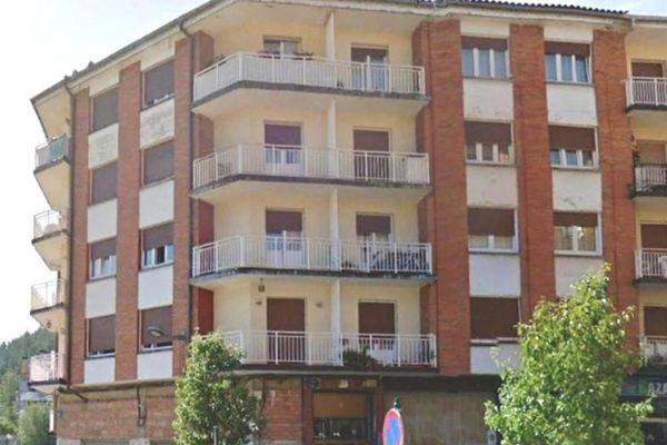 edificio en Usansolo antes de ser rehabilitado por Insignia Rehabilitacion y Arquitectura en Bizkaia
