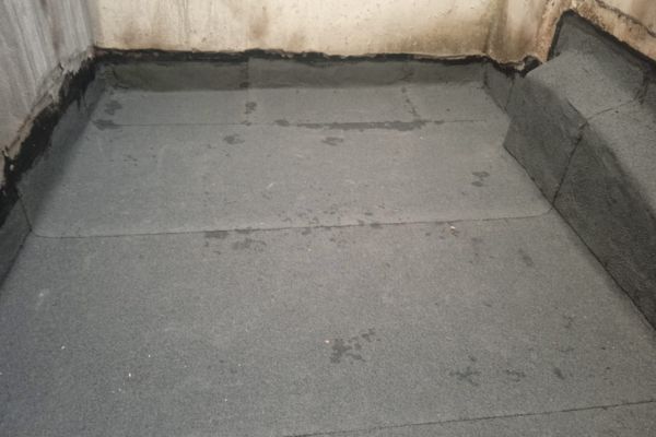 impermeabilización asfáltica bicapa con acabado en escamas de pizarra