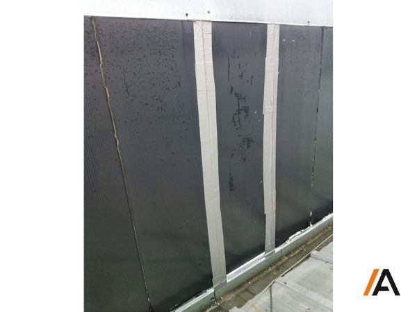 panel sellado reparacion en nave industrial tras la borrasca para clientes de mantenimiento industrial en bizkaia