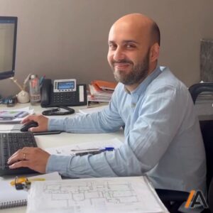 Luis jefe proyecto accesibilidad ascensor a cota cero edificio en Erandio Bizkaia