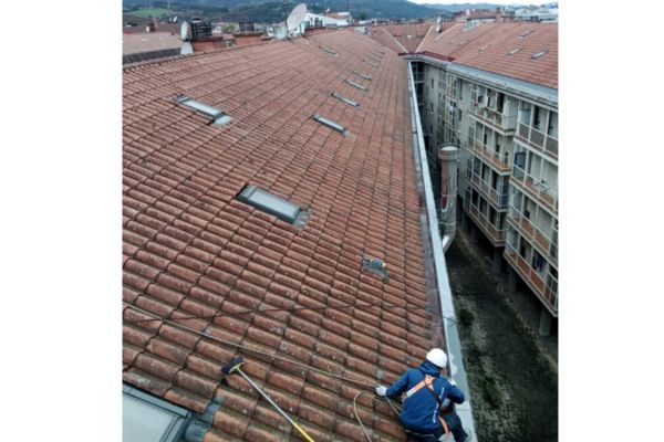 Trabajos de mantenimiento de cubierta inclinada en Durango Mantenimiento cubierta inclincada en Durango