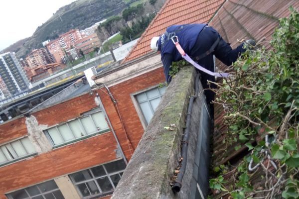 rehabilitacion en naves industriales en Bizkaia señales de deterioro