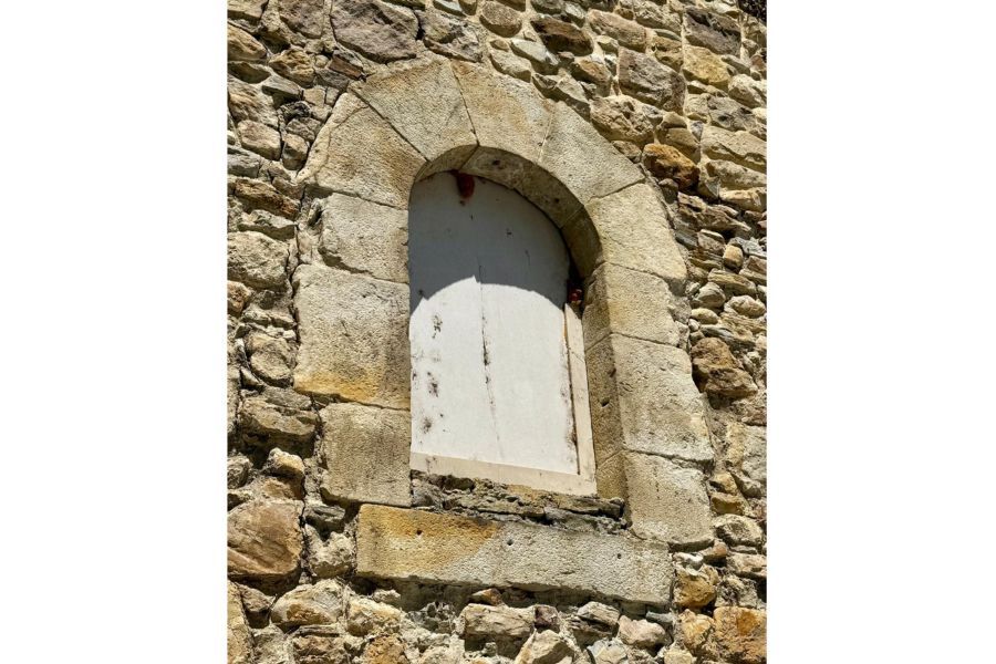 iglesia Andra Mari de Mungia patrimonio arquitectonico de bizkaia. detalle ventana