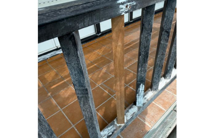madera maciza para sustituir a la dañada en esta rehabilitación de fachada en el barrio de Neguri
