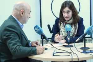entrevista en Vinilo FM a Amaya alonso rehabilitacion de edificios, gestión de obras