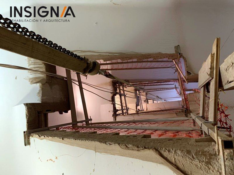 apertura hueco escalera para instalacion de ascensor central