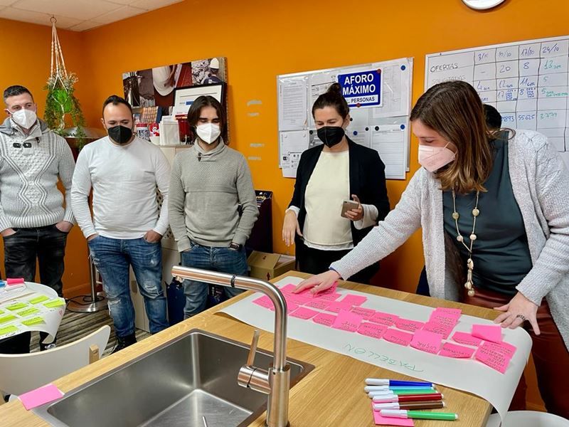 taller de creatividad en Getxo con Miren Lauzirika de Art For Life