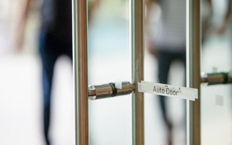 nuevo plan de ahorro energetico instalacion de puertas automaticas