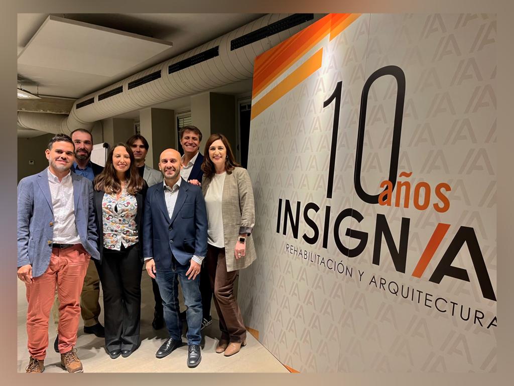aniversario insignia decimo como empresa de rehabilitacion de edificios en Bizkaia