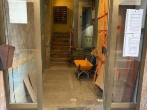 obras de accesibilidad en erandio. Bajamos ascensor a cota cero.